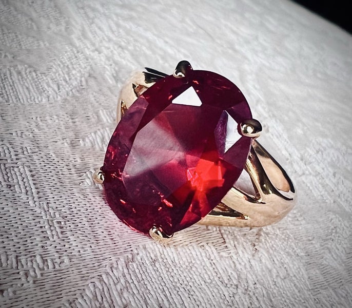 STUNNING 8CT SIM RUBY SPINEL & 18KGB RING SZ 12 *NO RES* Carousel 1