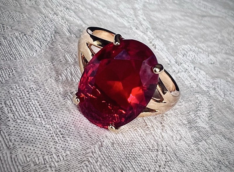STUNNING 8CT SIM RUBY SPINEL & 18KGB RING SZ 12 *NO RES* Carousel 2