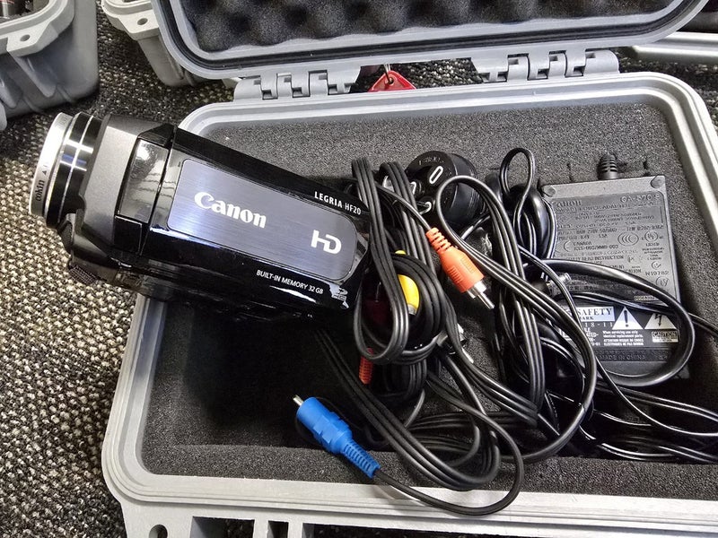 Canon LEGRIA HF20 HD Camcorder + Charger, Cables & Flight Case Carousel 1