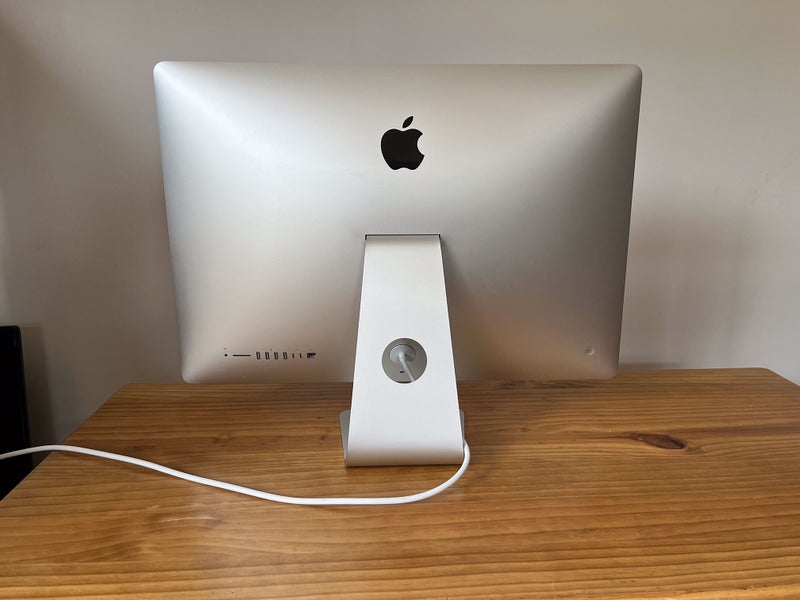 Apple iMac 27” 5K 2017 i7 4.2GHz 64GB RAM 1TB SSD Radeon 580 Carousel 2