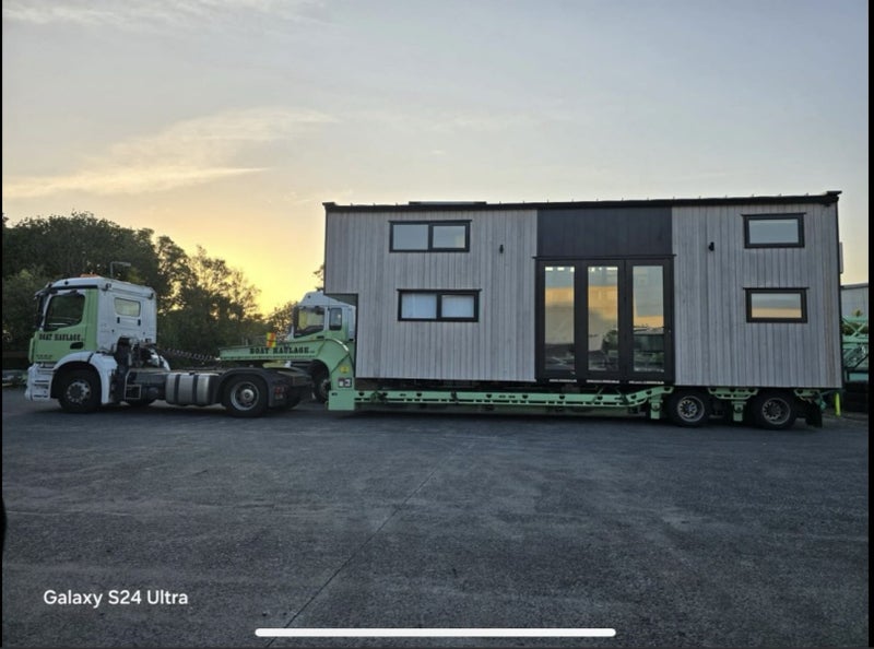 Super Luxe Tiny Home on Wheels Carousel 16