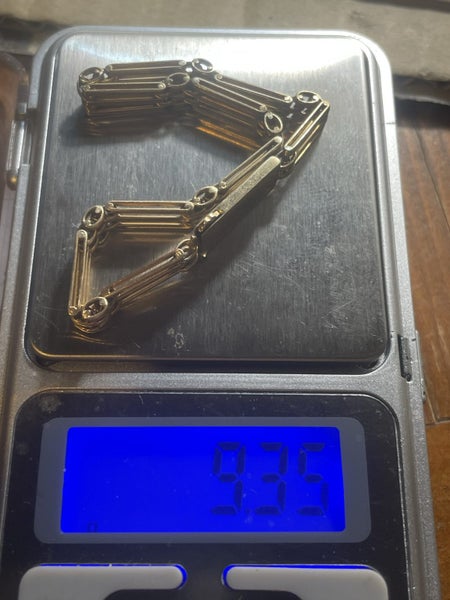 9 ct gold bracelet Carousel 1