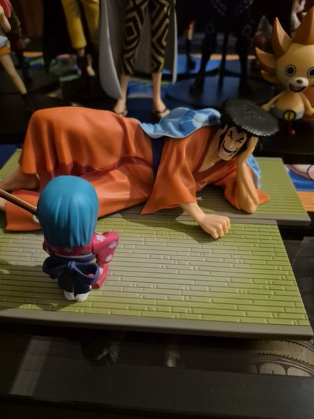 One piece collection, all genuine and all in mint condition. Carousel 2