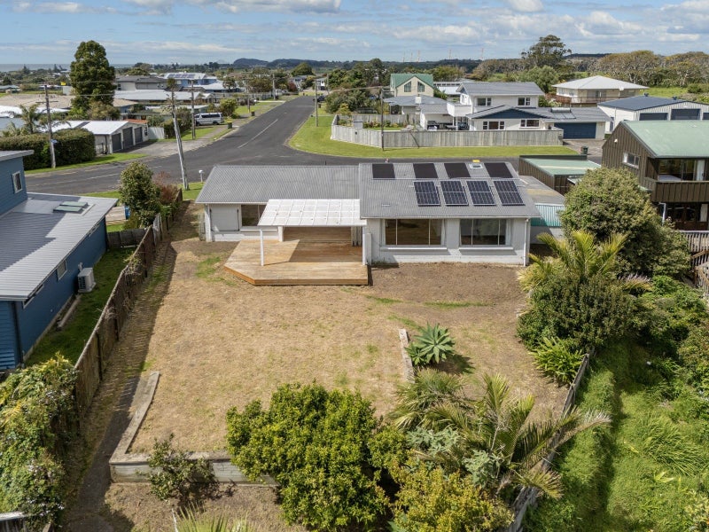 Image 2 of 20