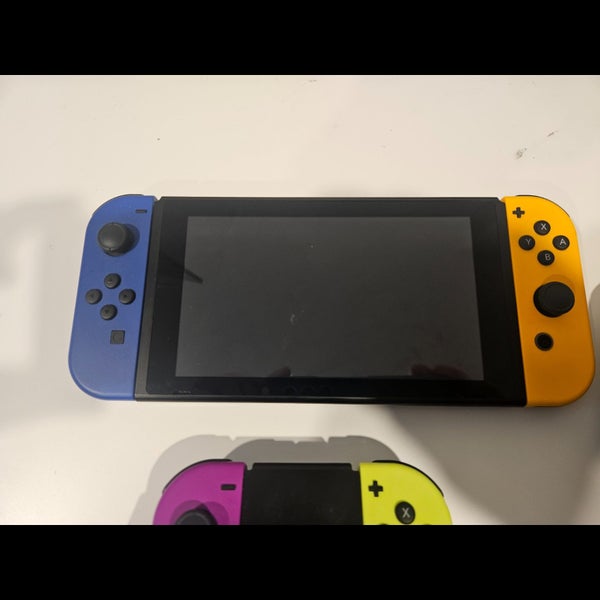 Mint condition Switch bundle - early serial moddable Carousel 2