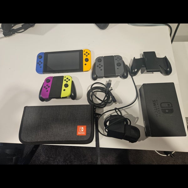 Mint condition Switch bundle - early serial moddable Carousel 1