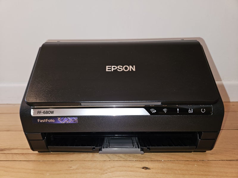Epson FastFoto FF-680W Scanner Carousel 1