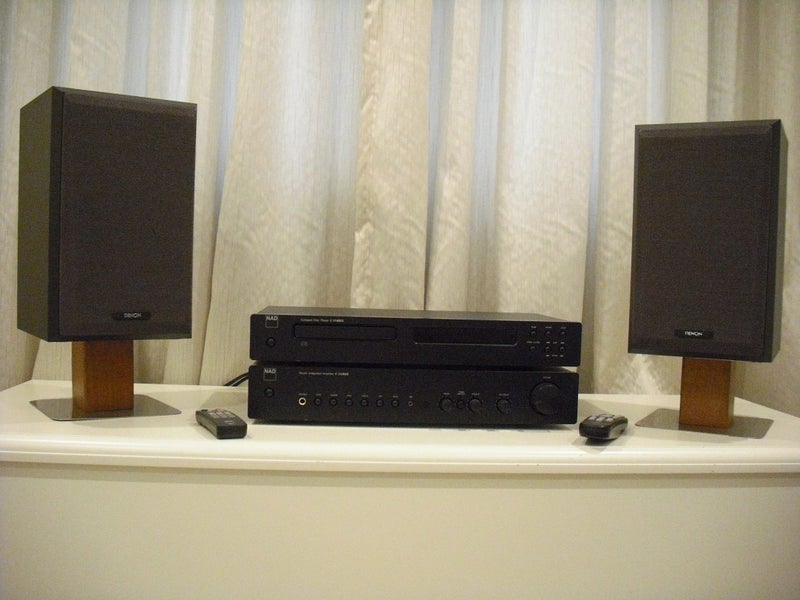 Hi-Fi System: NAD C515BEE CD Player + NAD C315BEE Amp + Denon Speakers Carousel 1