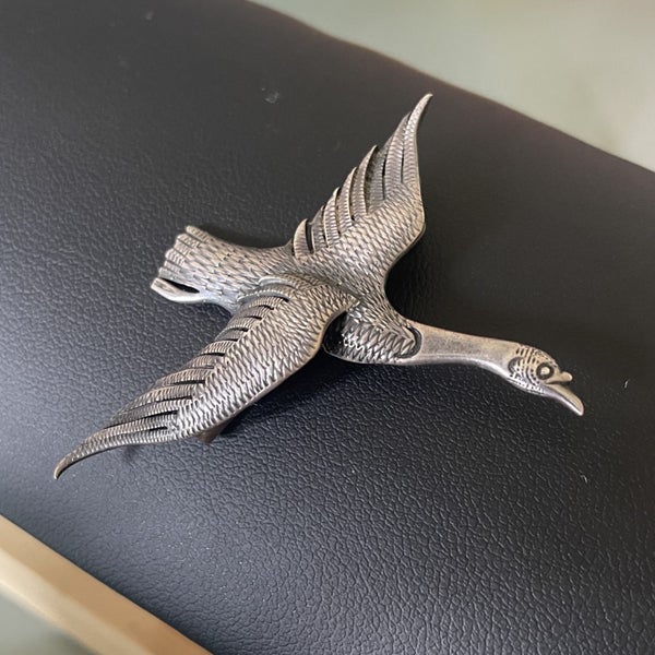 Vintage Sterling silver Swan Brooch Carousel 2