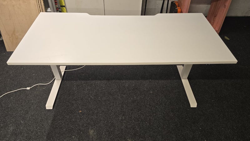 Electric Sit/Stand Desk 1800x800 – Height Adjustable Carousel 2