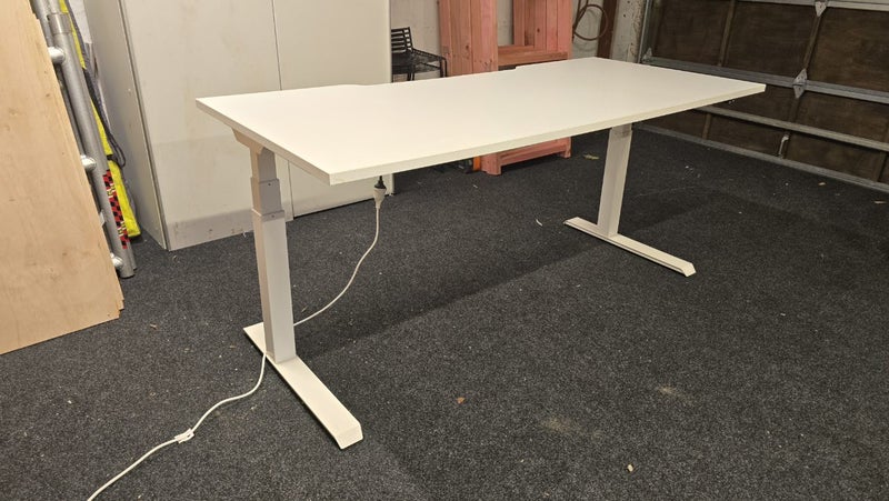 Electric Sit/Stand Desk 1800x800 – Height Adjustable Carousel 1