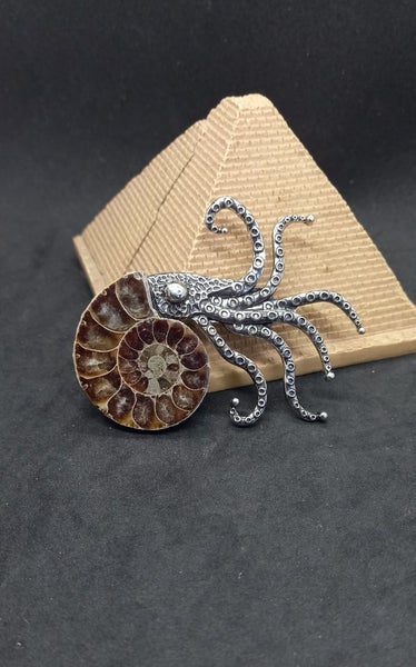 Ammonite fossil brooch, small crystal formations Carousel 2