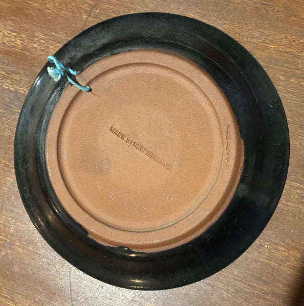 1280 Barry Ball Ann Stubbs 13 cm diameter dish Carousel 3