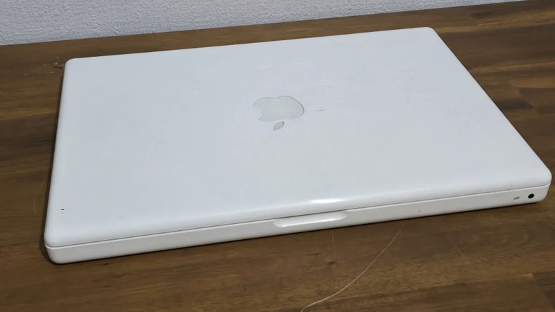 Vintage Macbook A1181 Laptop Carousel 2