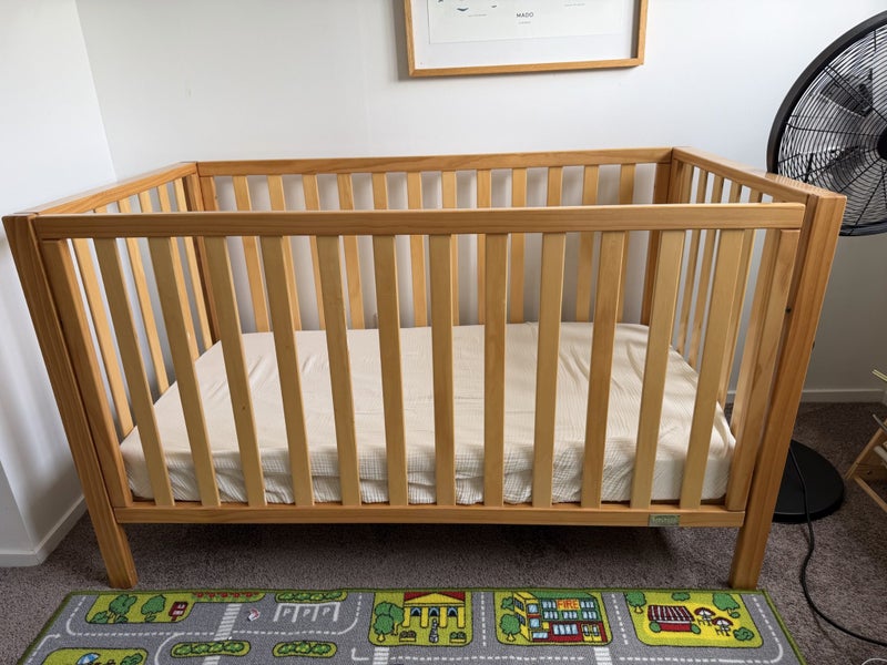 Babyhood cot & Babyhood bamboo breathe ezy mattress