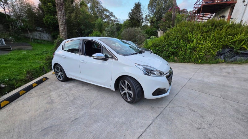 2016 Peugeot 208 Allure