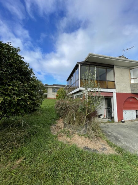 House for removal Carousel 2