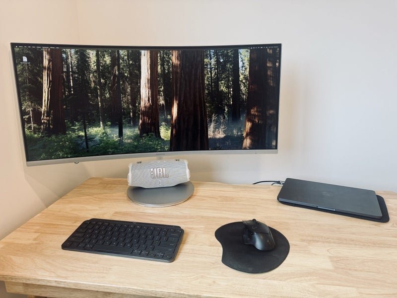 Samsung 34" QLED Thunderbolt 3 Ultrawide Monitor Carousel 1