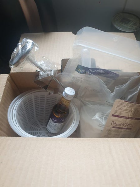 Mad millie Italian cheese making kit. Carousel 3