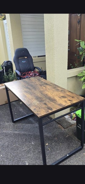 Computer desk x2 Carousel 1