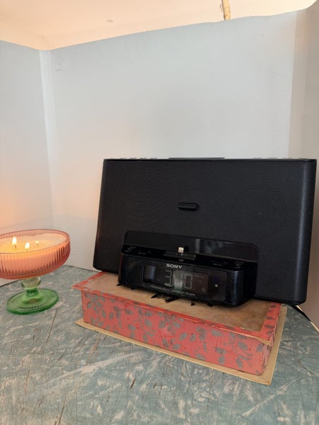 Sony ICF-DS15iP Alarm Clock Radio iPod Dock - AUX Line-In - Tested & Working Carousel 1