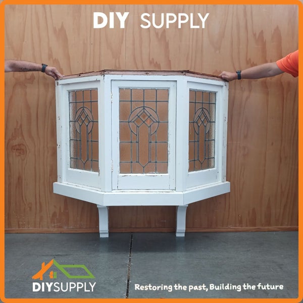1380w x 920h Wooden Bay Window #511 Carousel 1