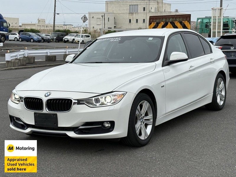 2013 BMW 320i Sports / Low 45,000kms