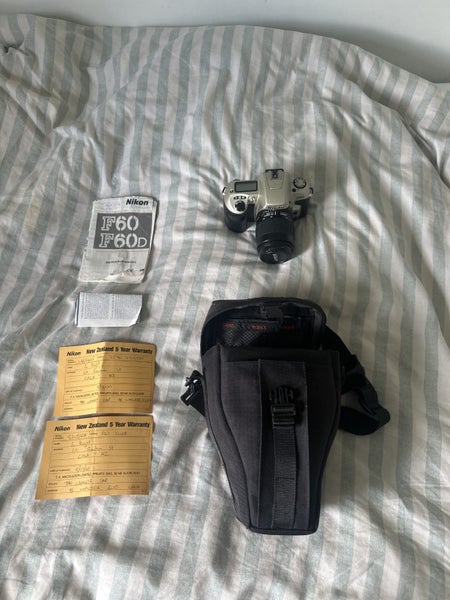 Nikon F60 35mm Film SLR Camera Complete Kit Carousel 1