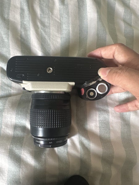 Nikon F60 35mm Film SLR Camera Complete Kit Carousel 5