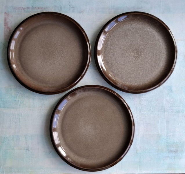 3 x Temuka Cobblestone dinner plates