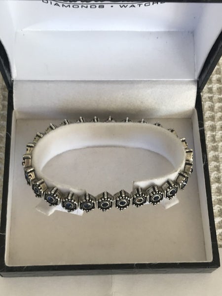 BRACLETS X 2 < $$1-00RES > PAPER WORK THERE / AS IS WHERE IS / OUT THE DOOR > Carousel 2