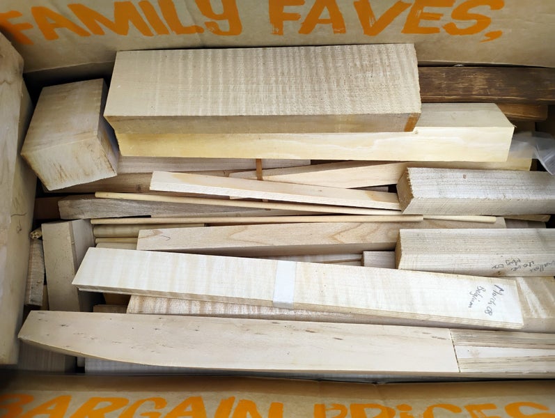 Maple and spruce wood from hobby luthier Carousel 2