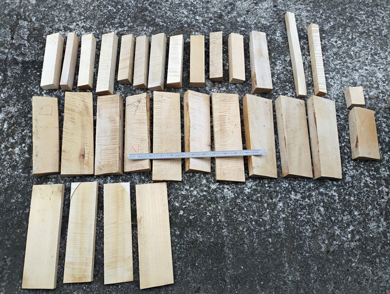 Maple and spruce wood from hobby luthier Carousel 4