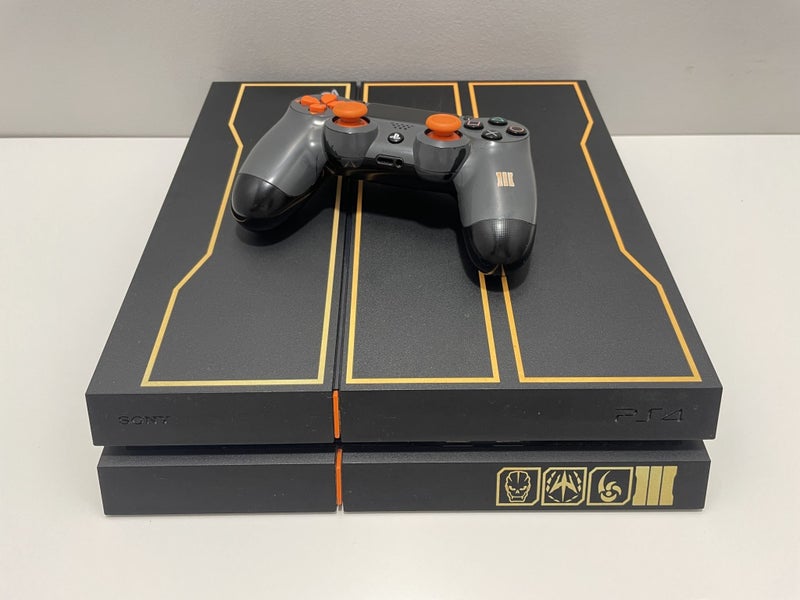 Sony Playstation 4 (Call of Duty Edition) Carousel 1