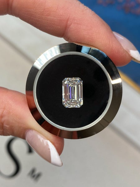 $1RES ~ 3.10ct Emerald Cut Diamond (Lab Grown) H Colour VS1 Clarity Carousel 1