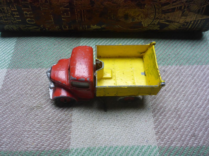 Awesome Old Dinky Toys Diecast Toy No. 410 Bedford Tipper Lorry Die Cast Toy Carousel 2