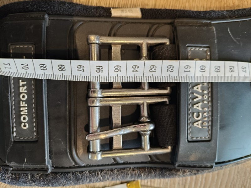 Acavello anatomical gel dressage girth Carousel 5