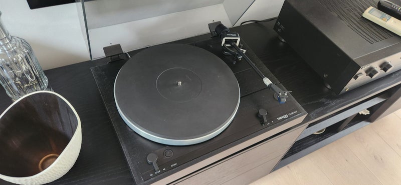 Turntable Thorens TD320MKII Carousel 1