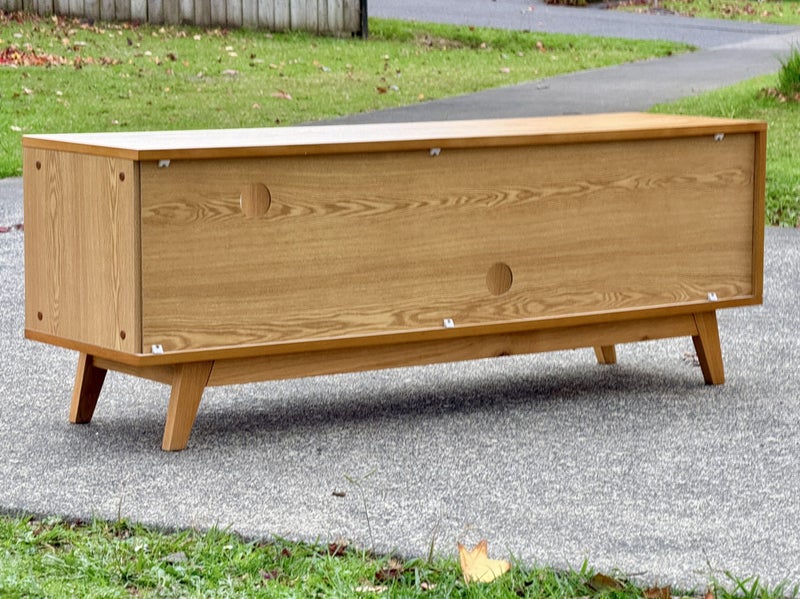 $1 RESERVE – FREEDOM FURNITURE MODERN TV UNIT / ENTERTAINMENT CABINET Carousel 18