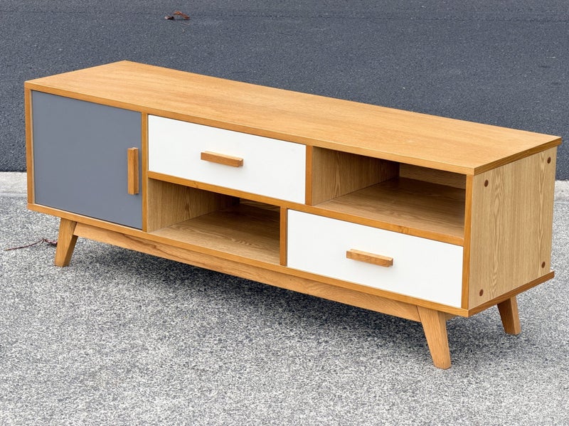 $1 RESERVE – FREEDOM FURNITURE MODERN TV UNIT / ENTERTAINMENT CABINET Carousel 2