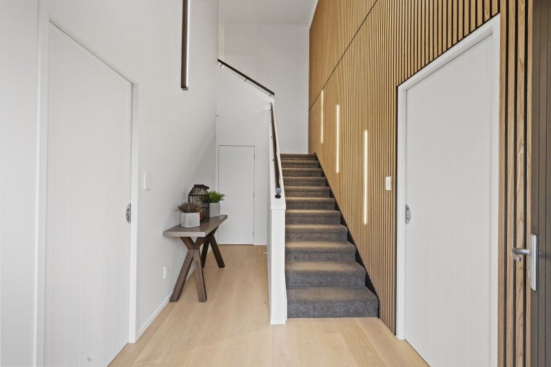 Image 2 of 31