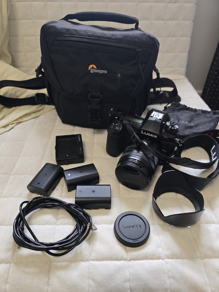 Panasonic Lumix G9 Camera Body with 14-140mm Lens Carousel 1