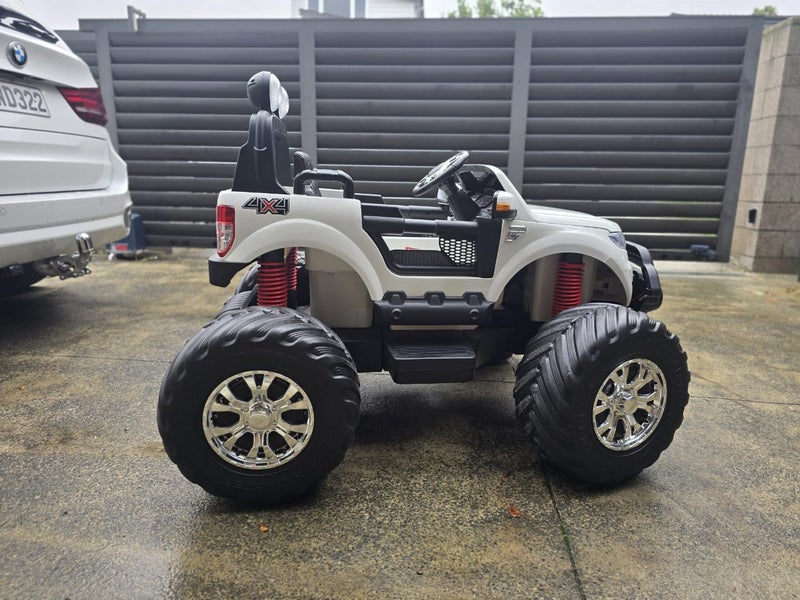 Ford Ranger Monster Truck 24V Kids' Ride-On – Like New! Carousel 2