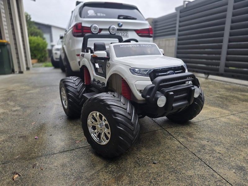 Ford Ranger Monster Truck 24V Kids' Ride-On – Like New! Carousel 1