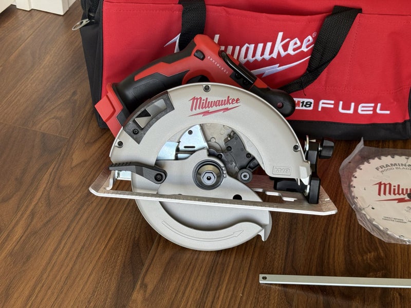 Milwaukee M18 FUEL 184mm 18v Cordless Brushless Circular Saw Carousel 2