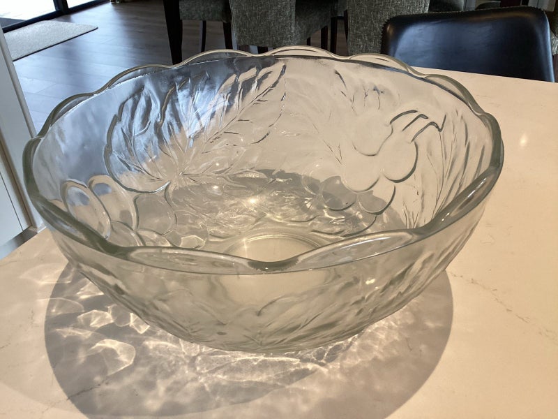 Large Glass bowl Carousel 1