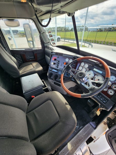 2012 Freightliner Coronado425362836182149125