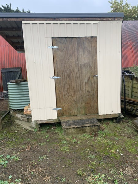Site shed/ Cabin Carousel 1