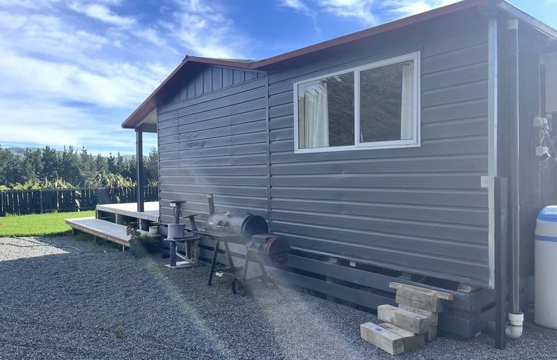 Tiny home / cottage for removal Carousel 2