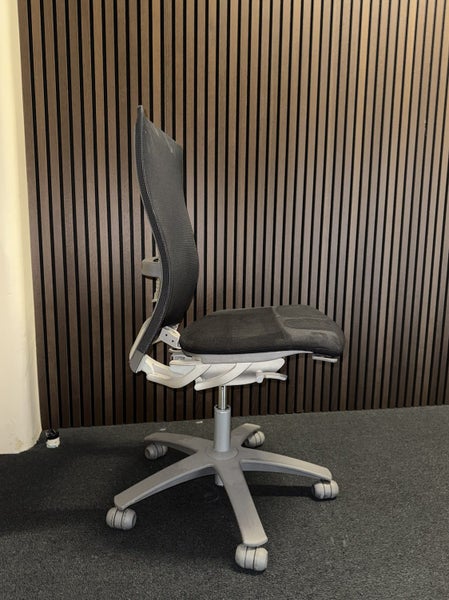 Ergonomic Office Chair – Adjustable Height & Swivel – Good Condition Carousel 4